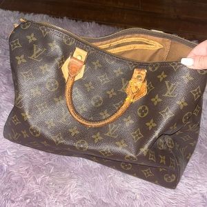 LOUIS VUITTON SPEEDY on SALE